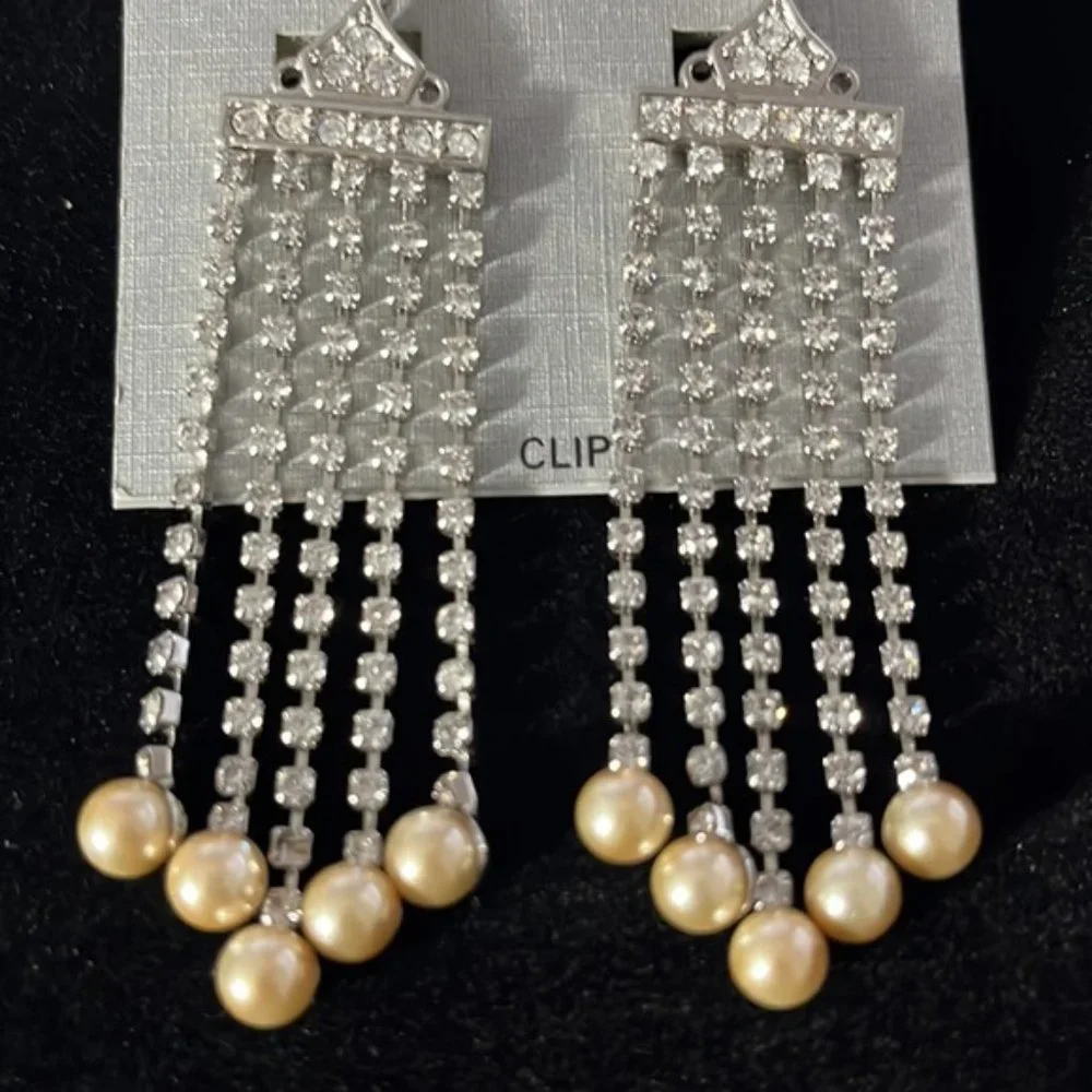 Liz Claiborne Clip On Earrings